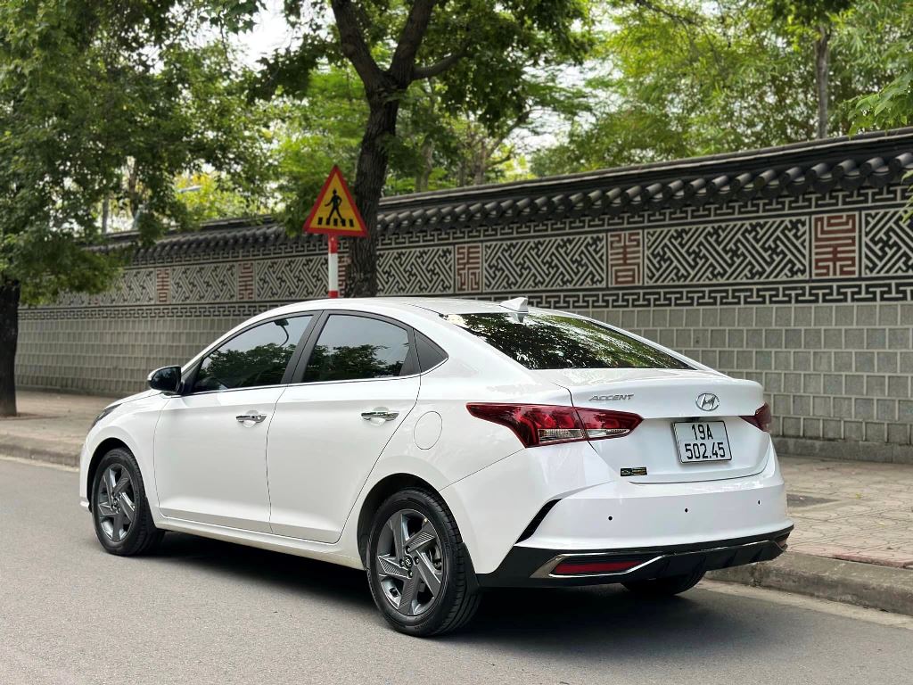 accent 2022 trắng 3 (2)
